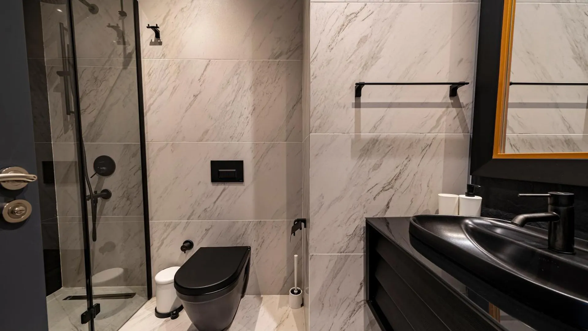 Apartment Classy Residence In Beyoglu, Pool - Gym - Garage Istanbul