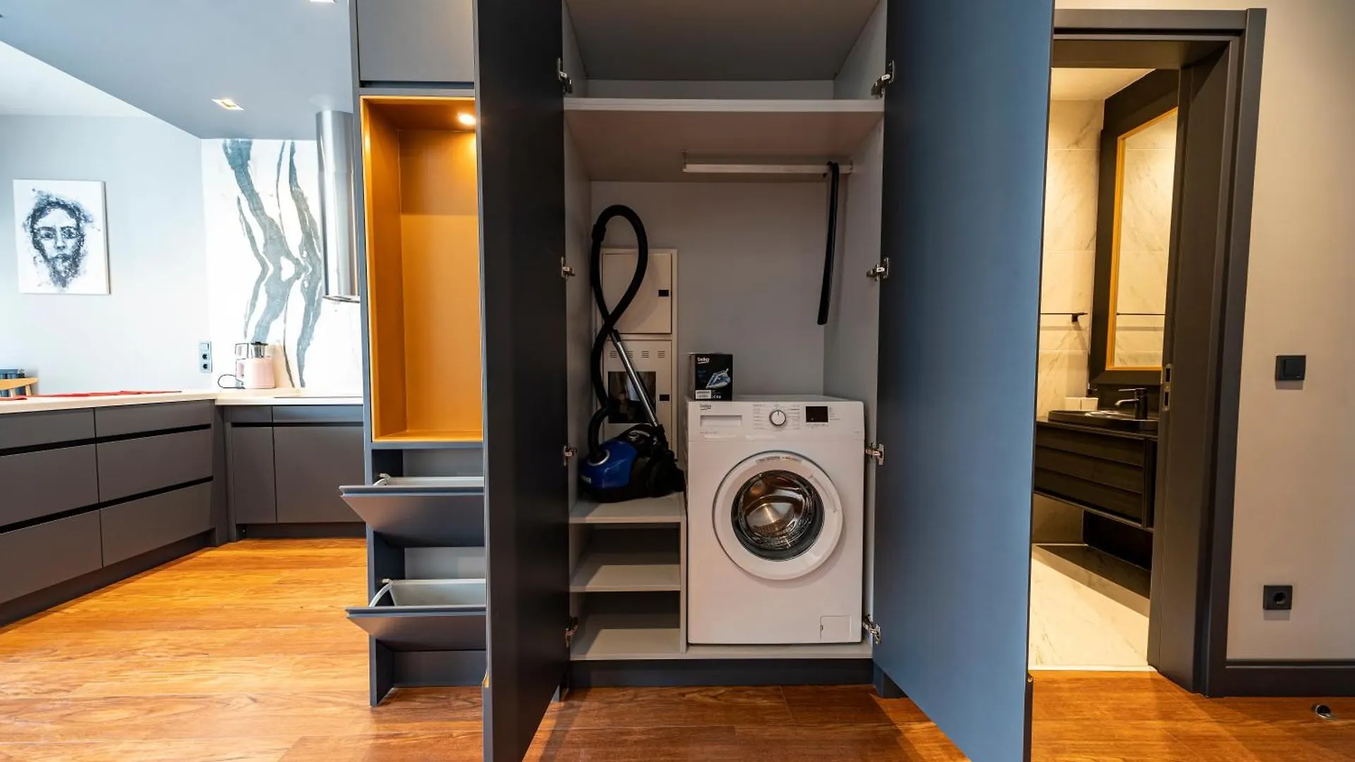 Classy Residence In Beyoglu, Pool - Gym - Garage Istanbul Apartment